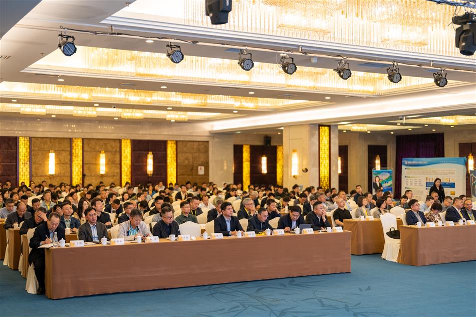 會議場景.jpg